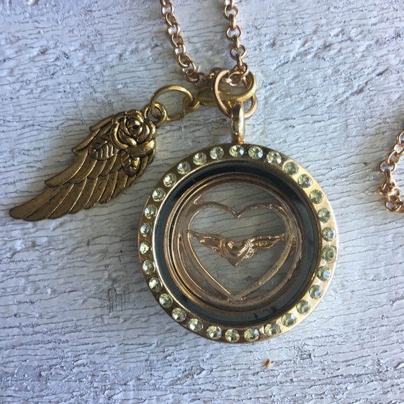Gold Memory Locket with disc and charm - Picture 3 of 3